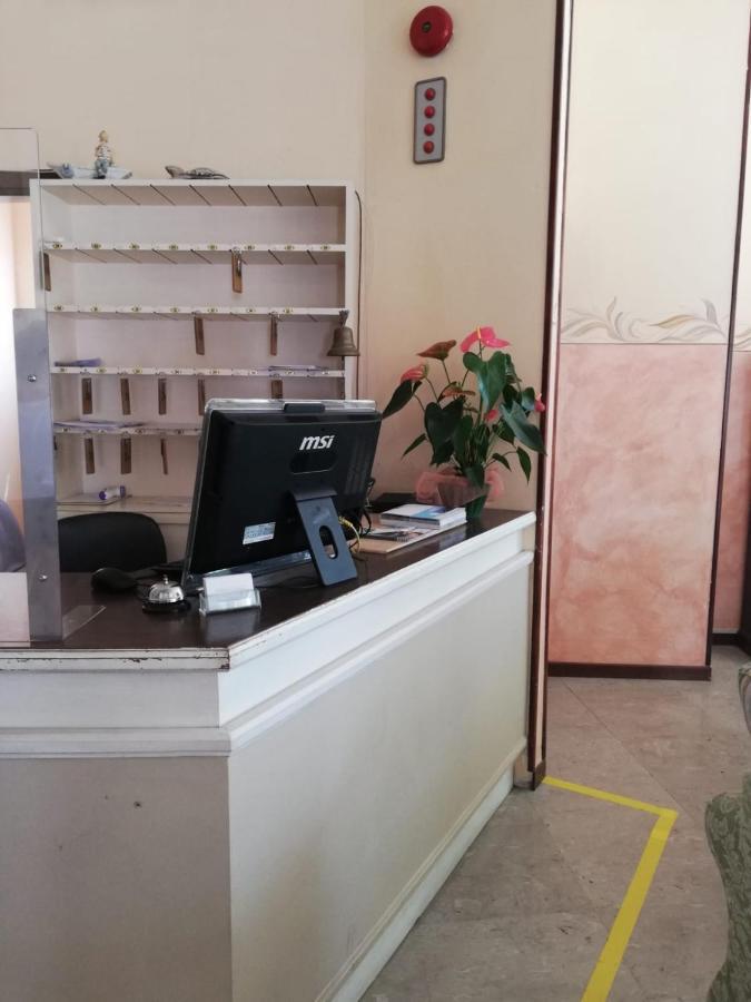 توسكولانو ماديرنو Albergo Villa Angela المظهر الخارجي الصورة